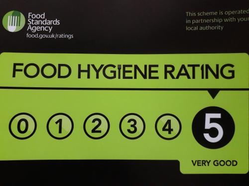 un signo que dice índice de higiene alimentaria en un verde en Westfield House, en Blackpool