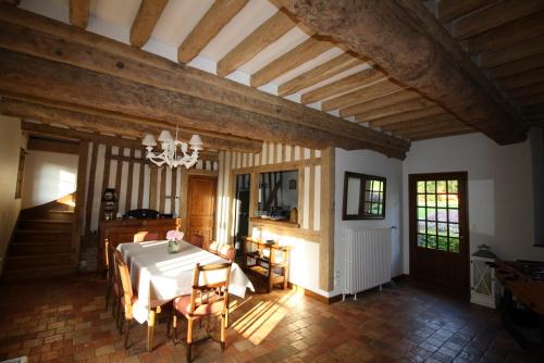 Postel nebo postele na pokoji v ubytování Maison Normande de Caractère A Colombages