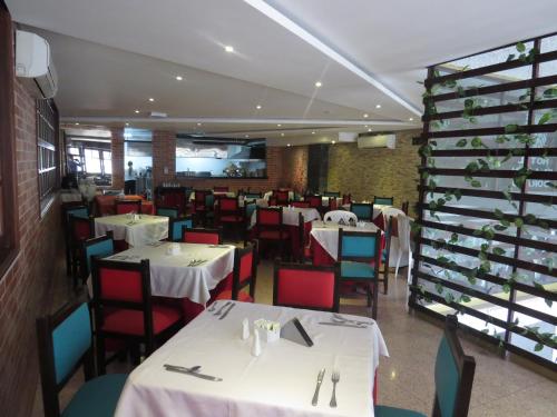 Restaurace v ubytování Hotel León Dorado