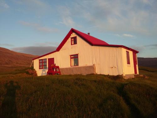 Gallery image of Hænuvík Cottages in Hnjótur