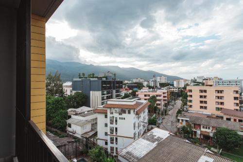 ホテルから撮影された、または一般的な山の景色