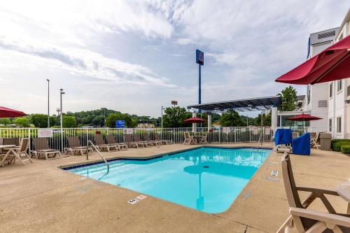 Swimming pool sa o malapit sa Motel 6-Caseyville, IL - Caseyville Il