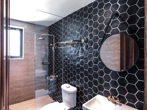 Bilik mandi di The Gatsby Apartment