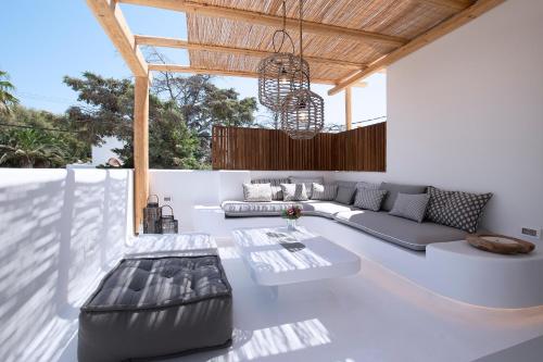 Potami Home by Rocks Estates