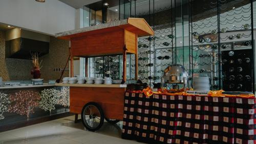 Kuchyň nebo kuchyňský kout v ubytování Novotel Banjarmasin Airport