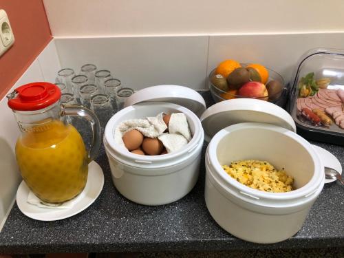 Jídlo v hotelu nebo okolí