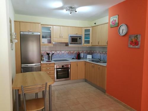 Køkken eller tekøkken på Arinaga Beach & Pool Apartment