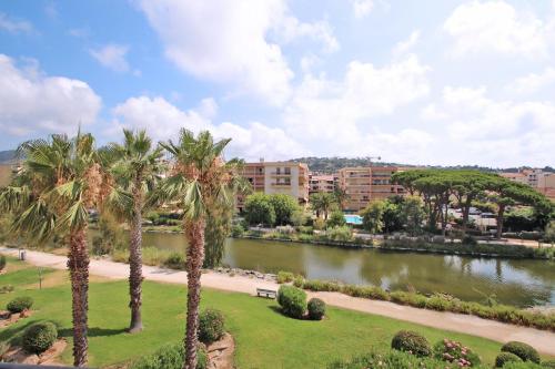 Port Marine - Appartements climatisés et piscine dans la résidence