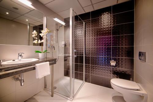 Bathroom sa Focus Hotel Premium Gdańsk