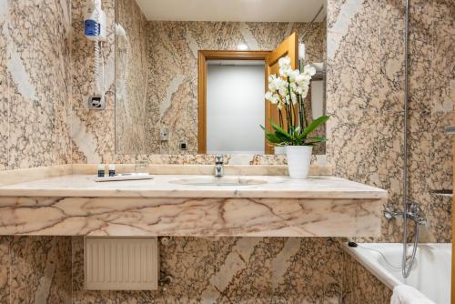 A bathroom at Exe Area Central