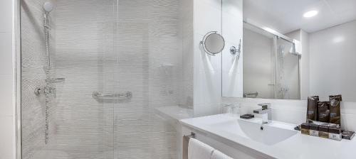 Ванная комната в Hotel Don Pancho - Designed for Adults