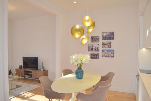 TP AURA 19, Swimming Pool, Terrace & View