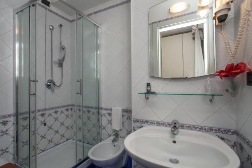 Salle de bains dans l'établissement Zodiacus Residence