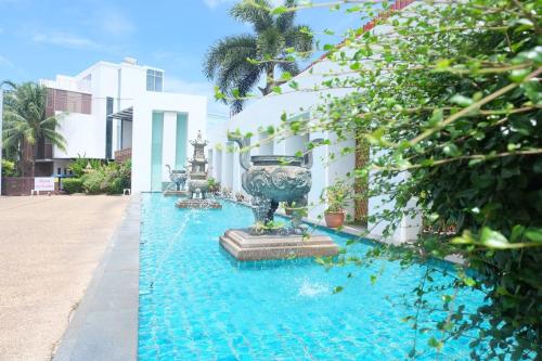 Πισίνα στο ή κοντά στο The Lantern Marina Residences Phuket