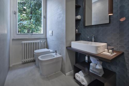 Koupelna v ubytování Suite Vogue City