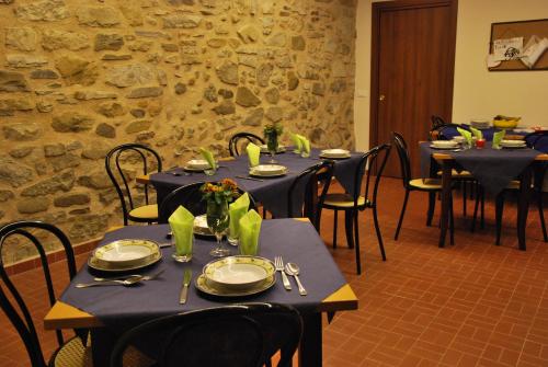 Un restaurante o sitio para comer en Agripodere Il Falco