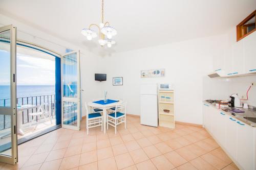 Una cocina o zona de cocina en Mistral Residence