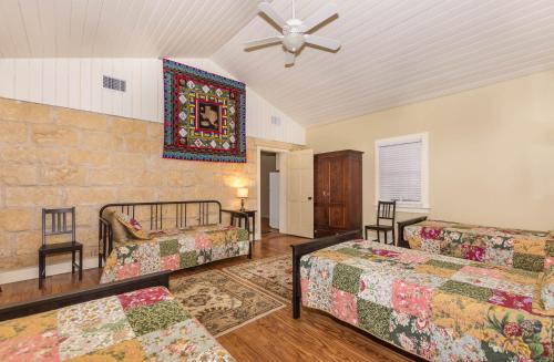 Gallery image of The Cottages at One Quilt Place in Fredericksburg