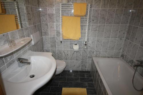 Phòng tắm tại Hotel Pension Fleischmann