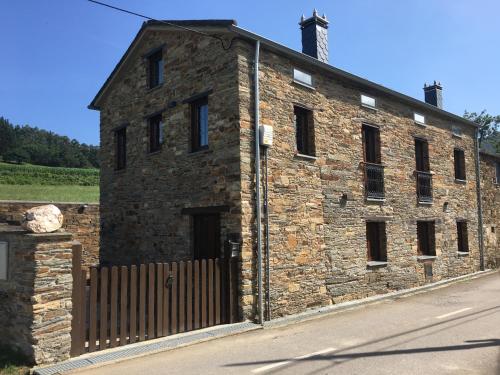 Imagen de la galería de Apartamentos Carola, en San Tirso de Abres