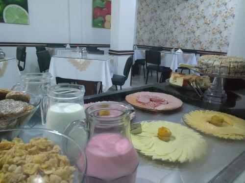 Makanan di atau berdekatan hotel