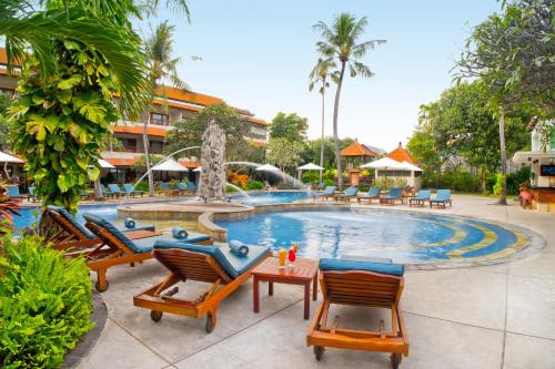 The swimming pool at or close to Bali Rani Hotel