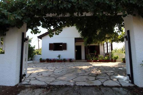 Gallery image of Katomeris Beach House in Roda