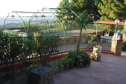 Κήπος έξω από το B&B Borgo Pileri