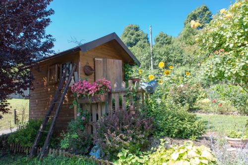 Taman di luar B&B La Provenzale