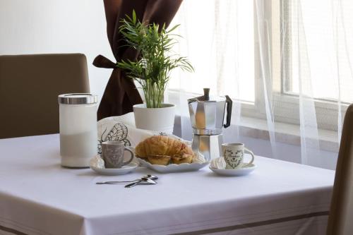 Makanan di atau berdekatan apartmen