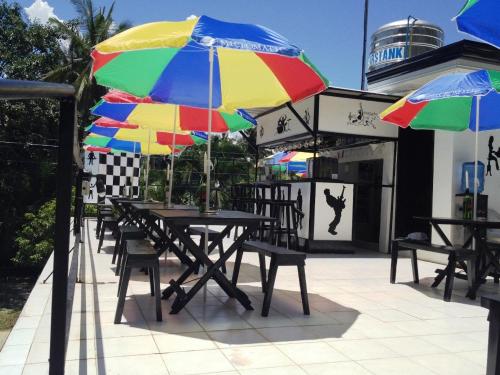 Gambar di galeri bagi RedDoorz @ Western Highway Lodge Hotel di Marabut