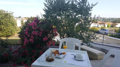 Galeriebild der Unterkunft Hôtellerie Saint Jean in Saint-Jean-de-Thouars