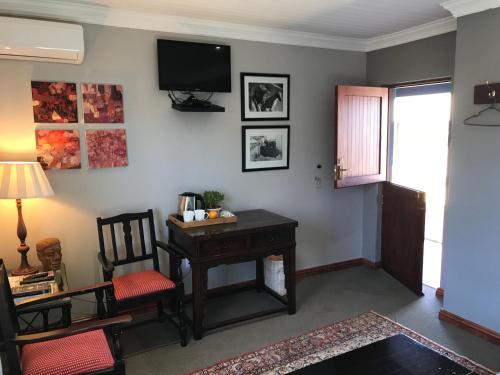 Televisyen dan/atau pusat hiburan di The Crown Guest House