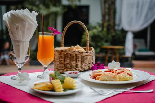 Hrana v oz. blizu hotela