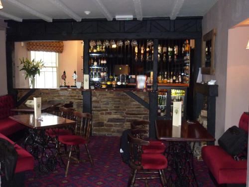 Ο χώρος του lounge ή του μπαρ στο Royal Oak Inn