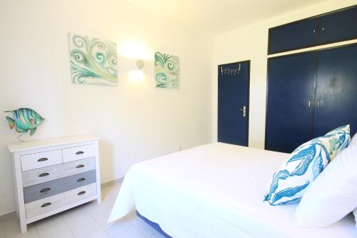 Postel nebo postele na pokoji v ubytování Quinta Nova Apartment by Trip2Portugal