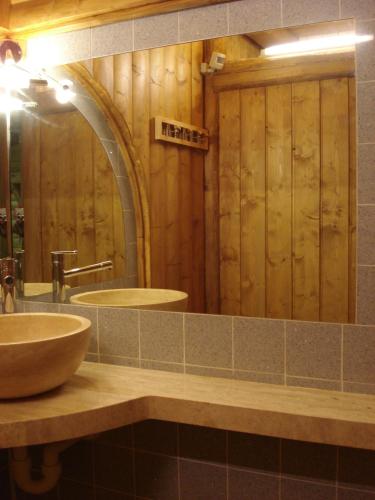 Ένα μπάνιο στο Hotel Chamois d'Or