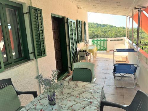 Balkoni atau teres di Apartman Juliana