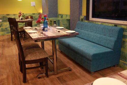 Ruang duduk di Hotel Dayal Shree Paradise