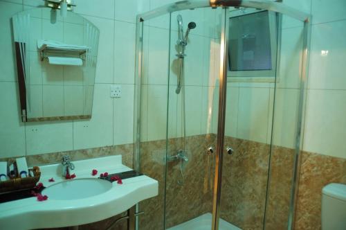 Koupelna v ubytování Al Qidra Hotel & Suites Aqaba
