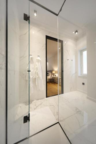 Greta Residence