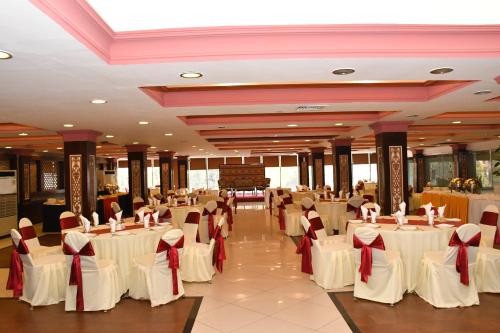 Restaurace v ubytování Royalton Hotel Rawalpindi