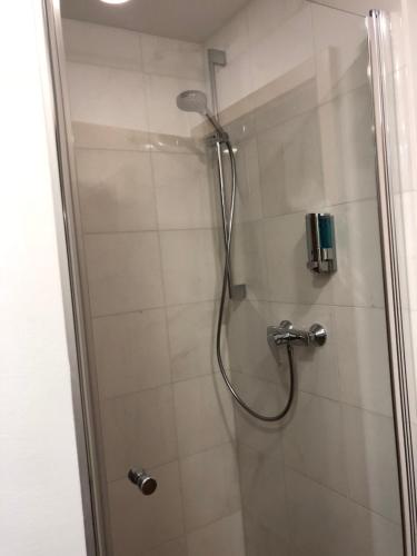 Bilik mandi di Sinsheim Unterkunft