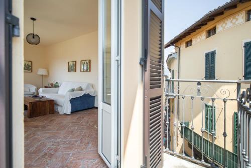 Posteľ alebo postele v izbe v ubytovaní LE RONDINELLE Apartment Bellagio