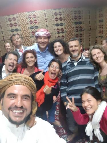 Clientes alojados en Beyond Wadi Rum Camp