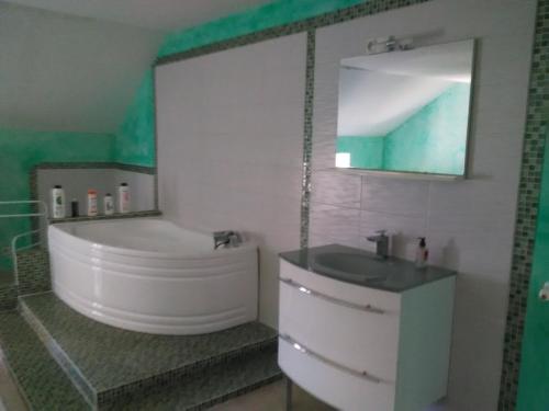 Ванная комната в maison de loire