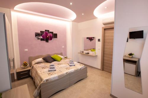Cuneo Bed