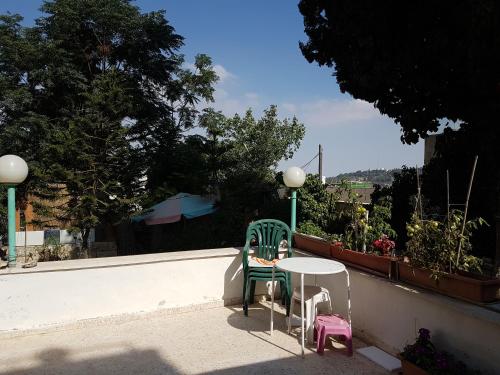 Gallery image of Sunny Apartment in Jerusalem