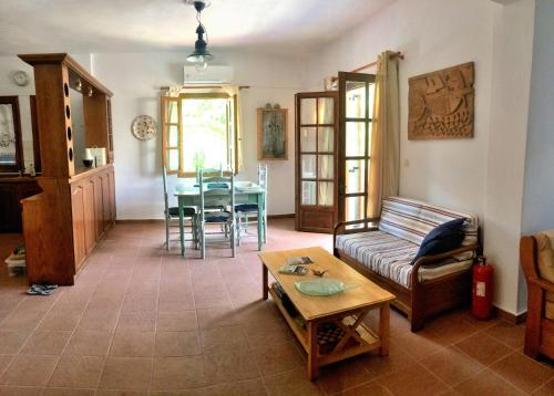 Posezení v ubytování Ammouliani Captain's House