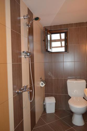 A bathroom at Baba Dora Guesthouse